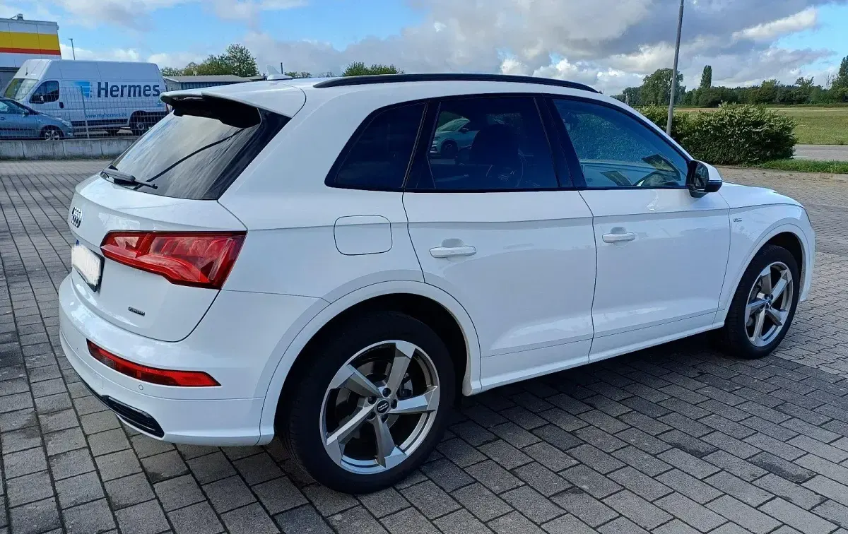 Używany Audi Q5 Design 190 KM (139 kW) 2018 Biały SUV