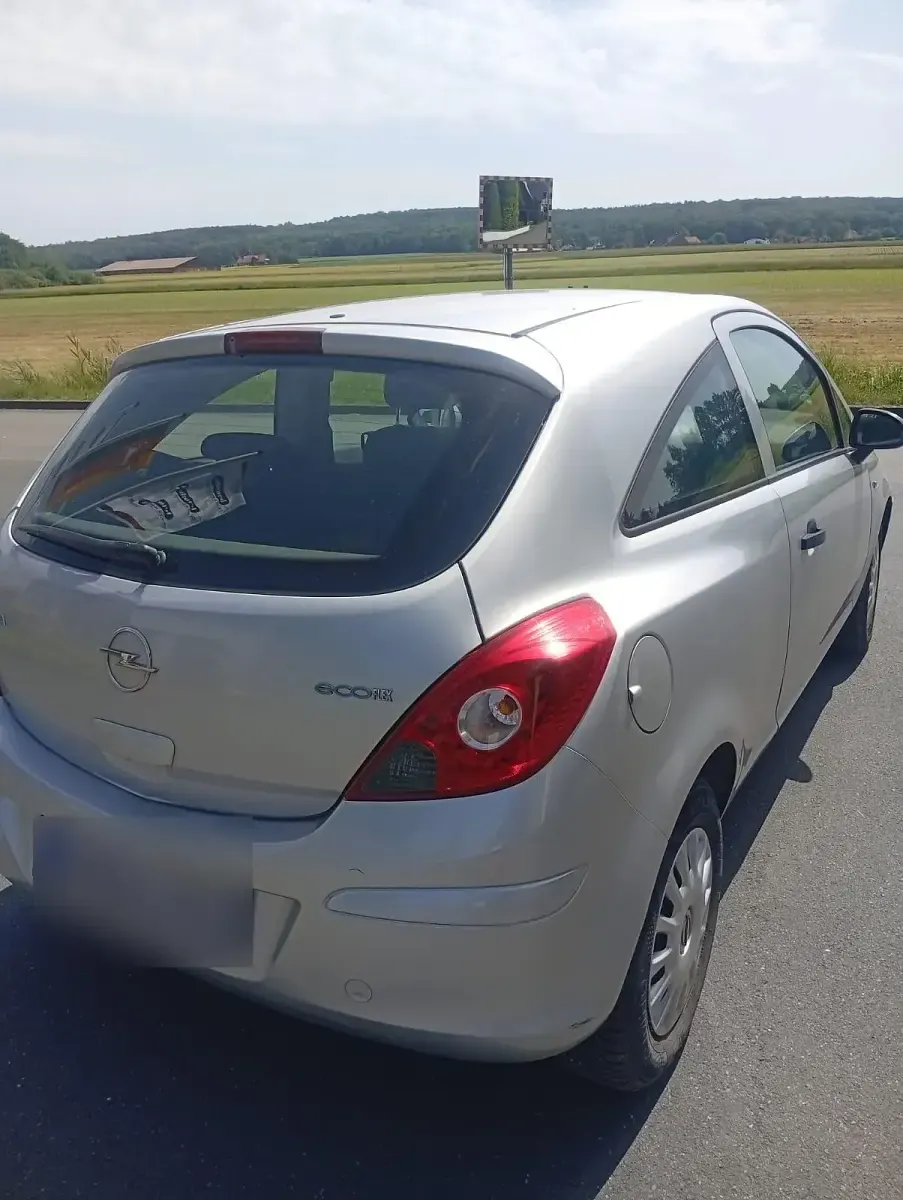 Gebraucht Opel Corsa 80 PS (58 kW) 2009 Silber Kleinwagen