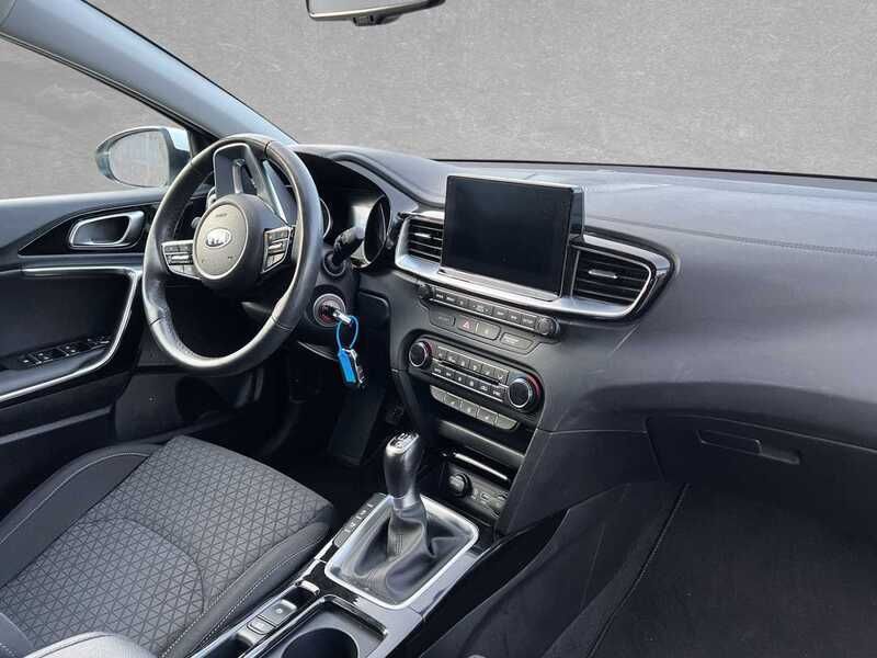 Gebraucht Kia Ceed Spirit 140 PS (102 kW) 2019 Andere farbe Kleinwagen