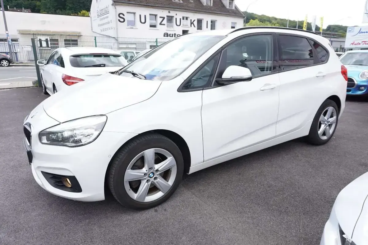 Gebraucht BMW 218 Advantage 136 PS (100 kW) 2016 Alpinweiss iii Limousine