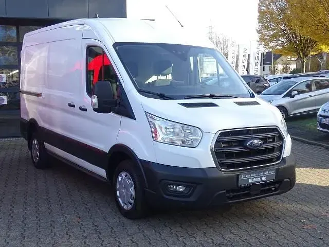 Gebraucht Ford Transit Trend 131 PS (96 kW) 2022 Frostweiß Van