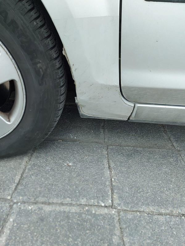 Second-hand Ford Focus 80 CP (58 kW) 2005 Gri Berlinǎ