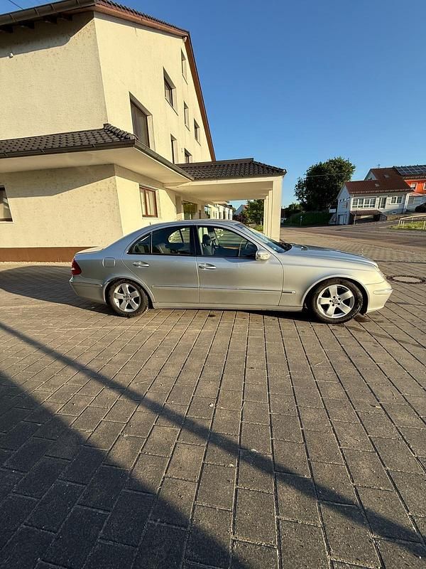 Gebraucht Mercedes E270 2002 Silber Limousine