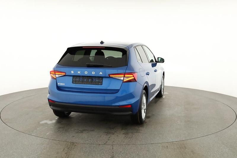 Neu Skoda Fabia Selection 2026 Race blau metallic Kleinwagen