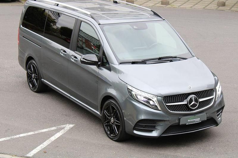 Selenitgrau metallic m Gebraucht 2021 Mercedes V300 AMG line Van / Kleinbus | 47.990 € (Fairer Preis) - Bild 1/4