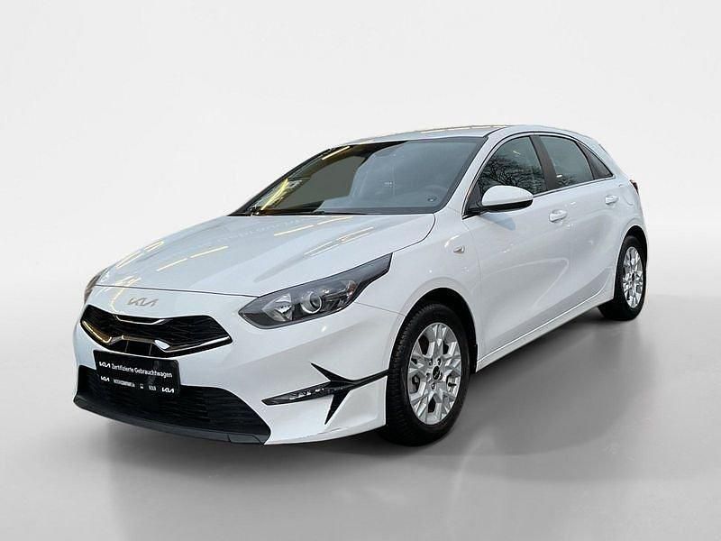 Gebraucht Kia Ceed Vision 140 PS (102 kW) 2025 Weiß Kleinwagen