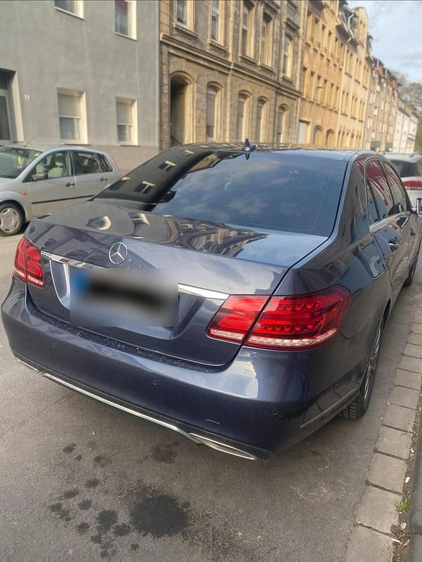 Gebraucht Mercedes E300 Avantgarde 231 PS (169 kW) 2015 Grau Limousine