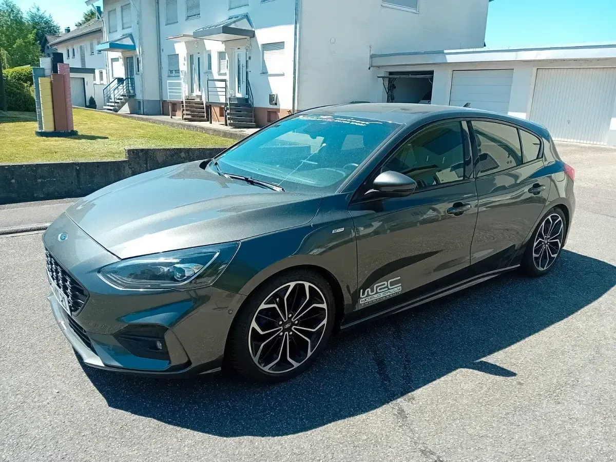 Gebraucht Ford Focus ST-Line 182 PS (133 kW) 2019 Grau Limousine