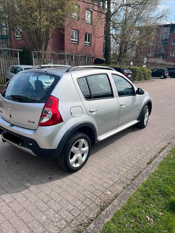 Gebraucht Dacia Sandero Stepway 88 PS (64 kW) 2011 Grau Limousine