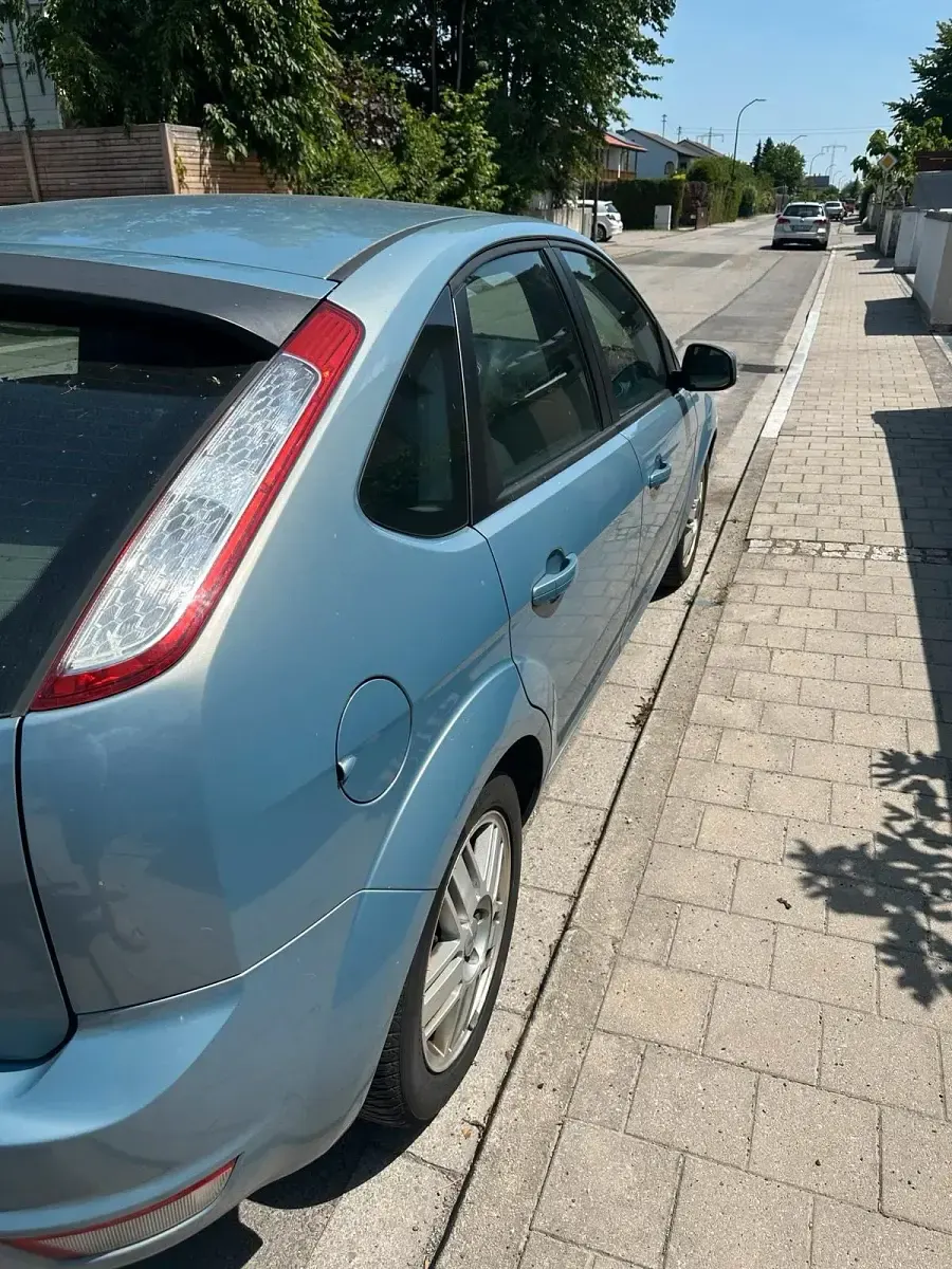 Gebraucht Ford Focus 145 PS (106 kW) 2009 Blau Limousine