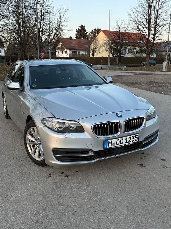 Gebraucht BMW 530 258 PS (189 kW) 2016 Silber Kombi