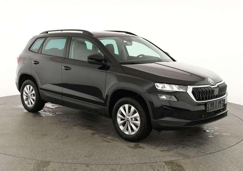 Neu Skoda Karoq Selection 150 PS (110 kW) 2025 Black magic perleffekt SUV
