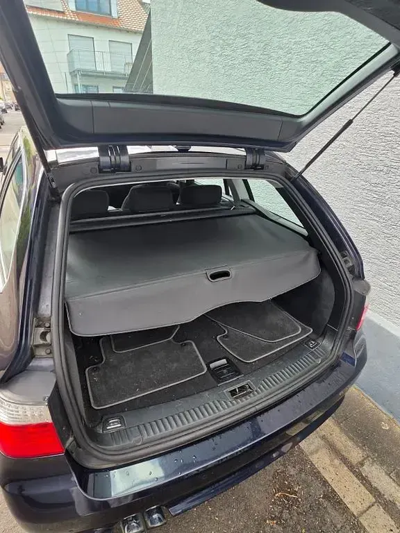 Gebraucht BMW 530 272 PS (200 kW) 2008 Blau Kombi