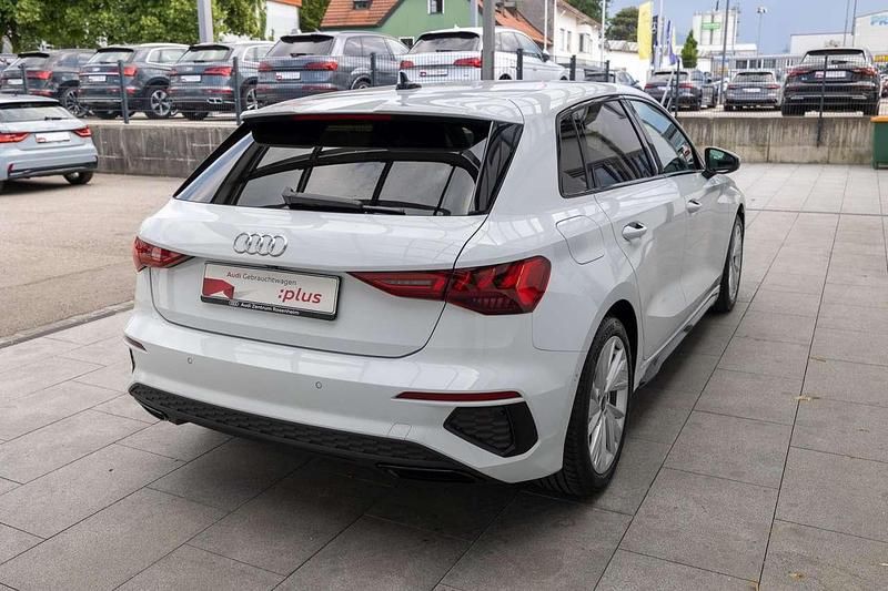 Gebraucht Audi A3 S-Line 150 PS (110 kW) 2024 Gletscherweiß metallic Limousine