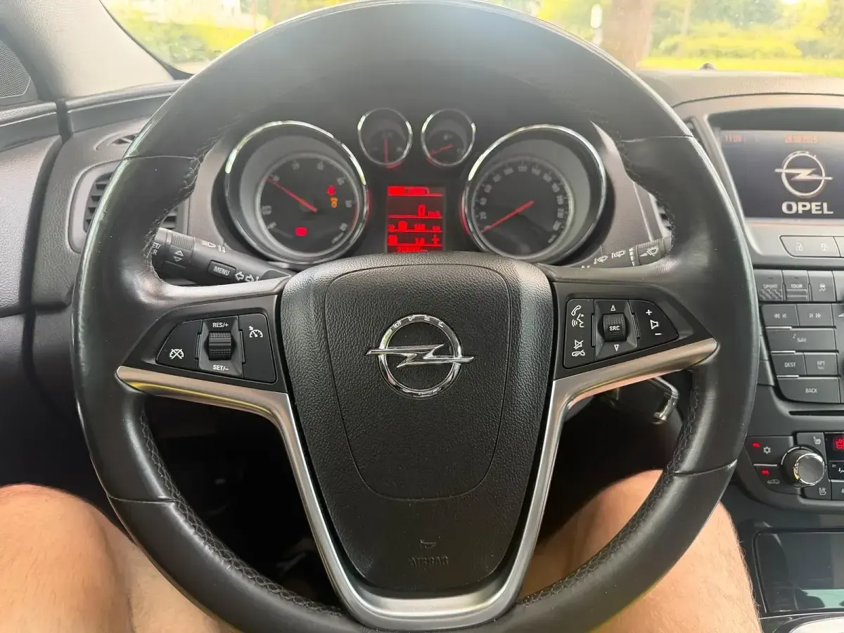 Gebraucht Opel Insignia Sport 160 PS (117 kW) 2011 Grün Limousine