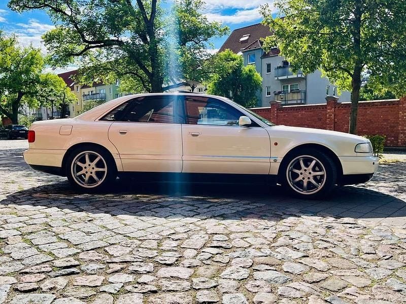 Gebraucht Audi A8 299 PS (219 kW) 1996 Perlmutt Limousine