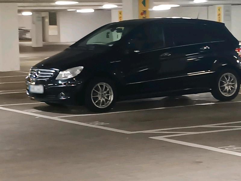 Gebraucht Mercedes B200 140 PS (102 kW) 2006 Schwarz Van / Kleinbus