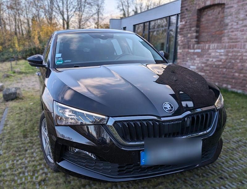 Schwarz Gebraucht 2020 Skoda Scala Style Kleinwagen | 16.500 € (Superpreis) - Bild 1/4