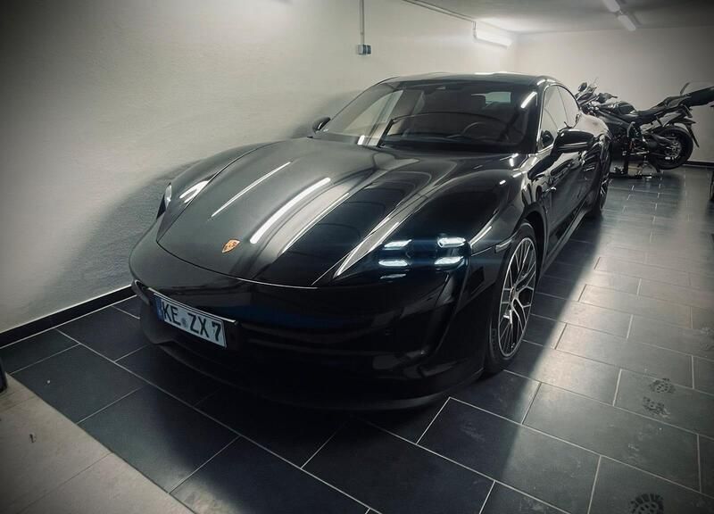 Schwarz Gebraucht 2020 Porsche Taycan 4S Limousine | 62.500 € (Guter Preis) - Bild 1/4