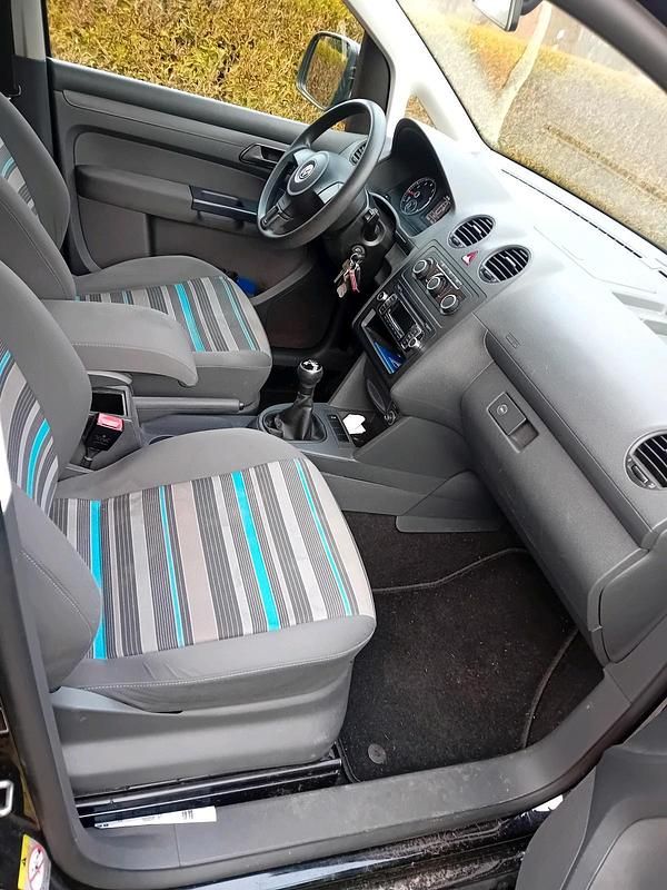 Gebraucht VW Caddy 108 PS (79 kW) 2012 Schwarz Van / Kleinbus