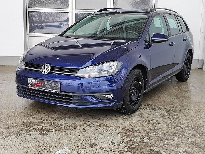 Gebraucht VW Golf VII 116 PS (85 kW) 2019 Atlantik blue metallic Kombi