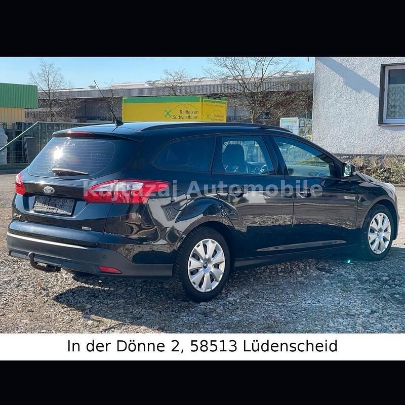 Gebraucht Ford Focus Trend 115 PS (84 kW) 2012 Schwarz Kombi
