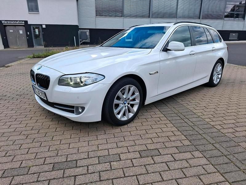 Gebraucht BMW 520 184 PS (135 kW) 2011 Weiß Kombi