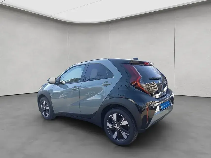 Gebraucht Toyota Aygo X 116 PS (85 kW) 2026 Grau SUV