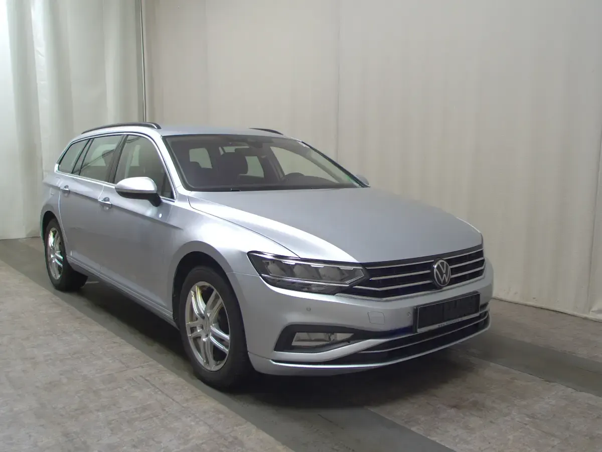 Gebraucht VW Passat Business 150 PS (110 kW) 2022 Grau Kombi