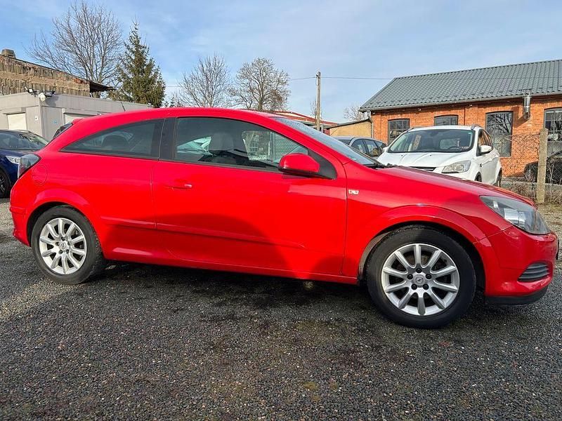 Gebraucht Opel Astra GTC Edition 90 PS (66 kW) 2008 Rot Coupé