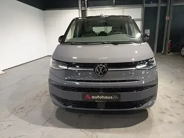 Second-hand VW Multivan Edition 150 CP (110 kW) 2024 Gri Monovolum