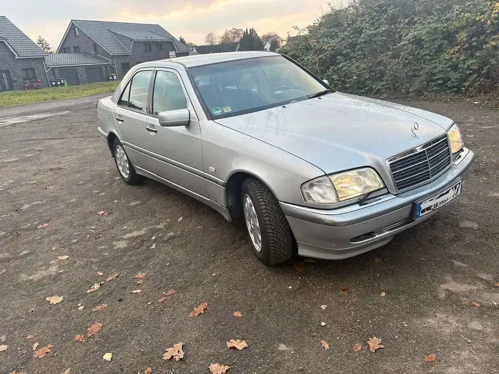 Gebraucht Mercedes C180 122 PS (89 kW) 1998 Grau Limousine