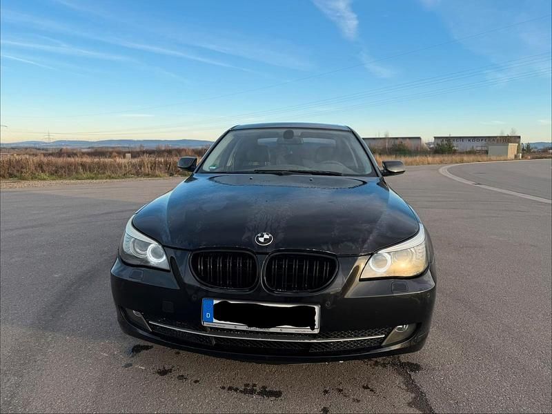 Gebraucht BMW 523 190 PS (139 kW) 2009 Schwarz Limousine