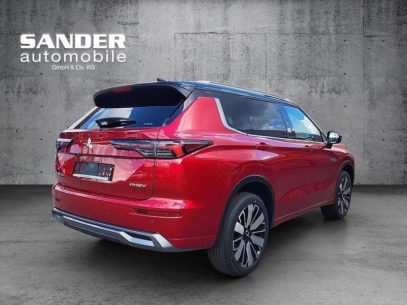 Neu Mitsubishi Outlander P-HEV Top 306 PS (225 kW) 2026 Rot SUV