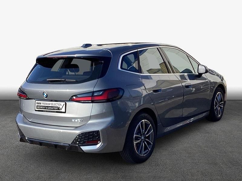 Gebraucht BMW 220 Active Tourer Performance 156 PS (114 kW) 2023 Skyscraper grau metallic Van / Kleinbus