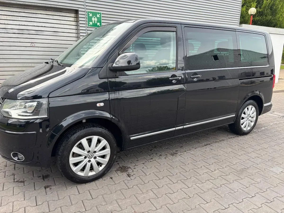 Gebraucht VW Multivan 179 PS (131 kW) 2013 Schwarz Van / Kleinbus