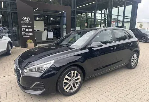 Gebraucht Hyundai i30 Trend 100 PS (73 kW) 2018 Limousine