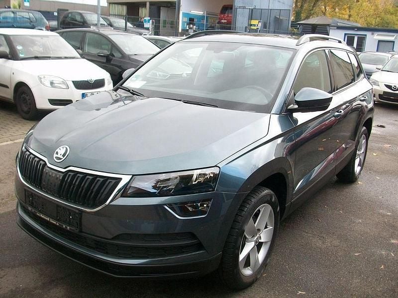 Grau Gebraucht 2021 Skoda Karoq SUV | 24.900 € (Superpreis) - Bild 1/4