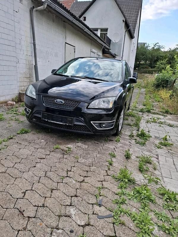 Schwarz Gebraucht 2005 Ford Focus Kleinwagen | 2.000 € (Fairer Preis) - Bild 1/4