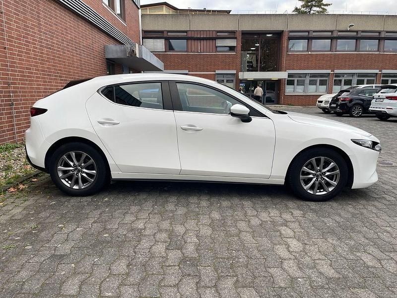Gebraucht Mazda 3 116 PS (85 kW) 2019 Weiß Limousine