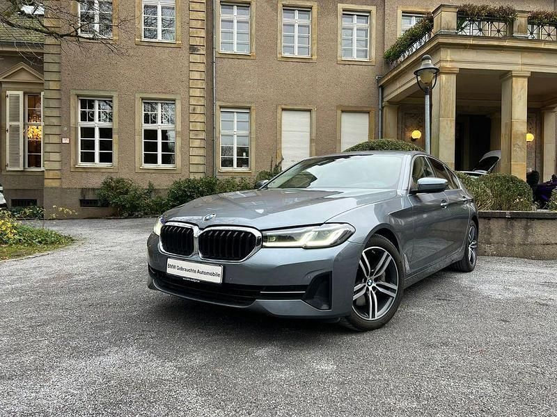 Gebraucht BMW 530 Sport Line 286 PS (210 kW) 2020 Bluestone metallic Limousine