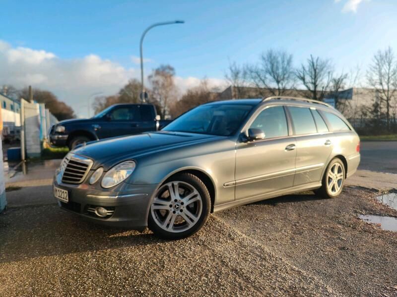 Grau Gebraucht 2008 Mercedes E220 Kombi | 12.900 € - Bild 1/4