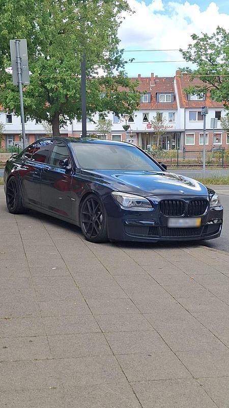 Gebraucht BMW 730 245 PS (180 kW) 2009 Blau Limousine