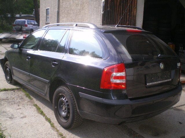 Gebraucht Skoda Octavia Ambiente 116 PS (85 kW) 2005 Schwarz metallic Kombi