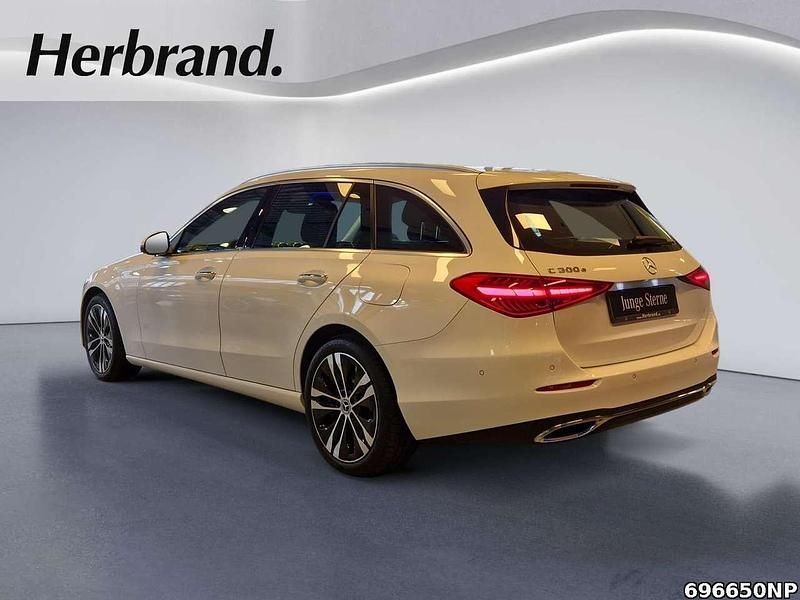 Gebraucht Mercedes C300e Avantgarde 313 PS (230 kW) 2023 Unilack polarweiß Kombi