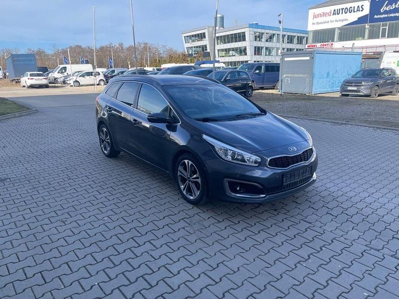 Gebraucht Kia Ceed Spirit 135 PS (99 kW) 2016 Grau Kleinwagen