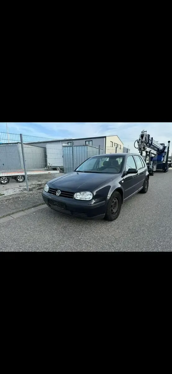Second-hand VW Golf IV 100 CP (73 kW) 2002 Negru Hatchback