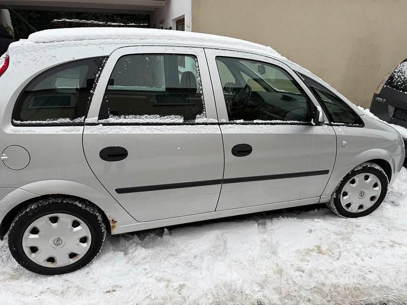 Gebraucht Opel Meriva 100 PS (73 kW) 2003 Silber Van / Kleinbus