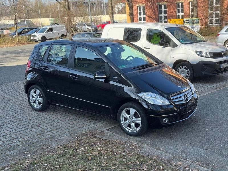 Gebraucht Mercedes A180 116 PS (85 kW) 2011 Schwarz Limousine