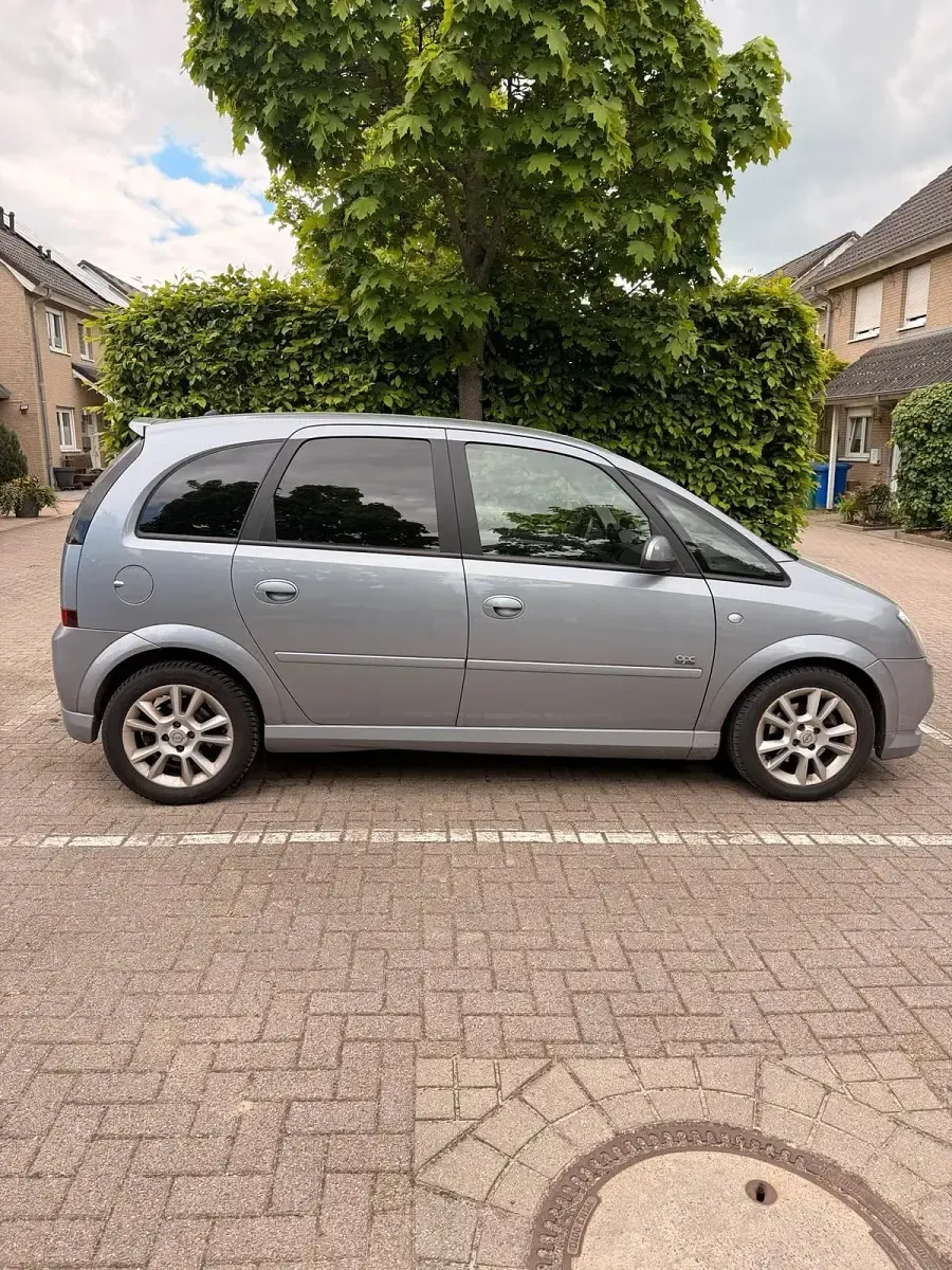 Używany Opel Meriva OPC 129 KM (94 kW) 2009 Srebrny Minivan